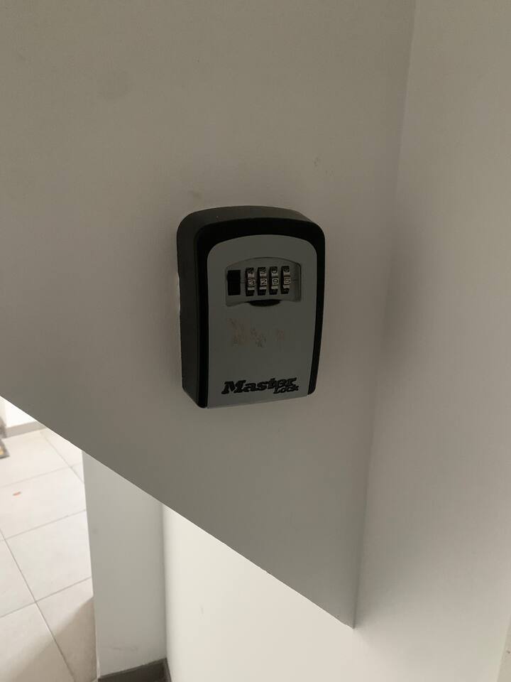 5fa80bb4-d0b6-4ece-9a75-205c067d5d1b